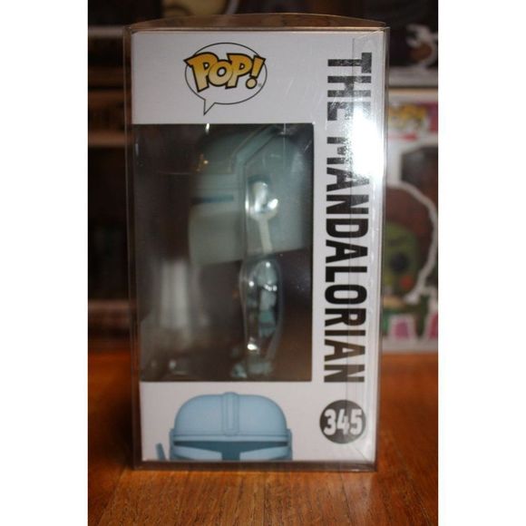 Funko POP! Star Wars The Mandalorian #345 Glow in Dark EE Exclusive Bobble-Head - Picture 4 of 4